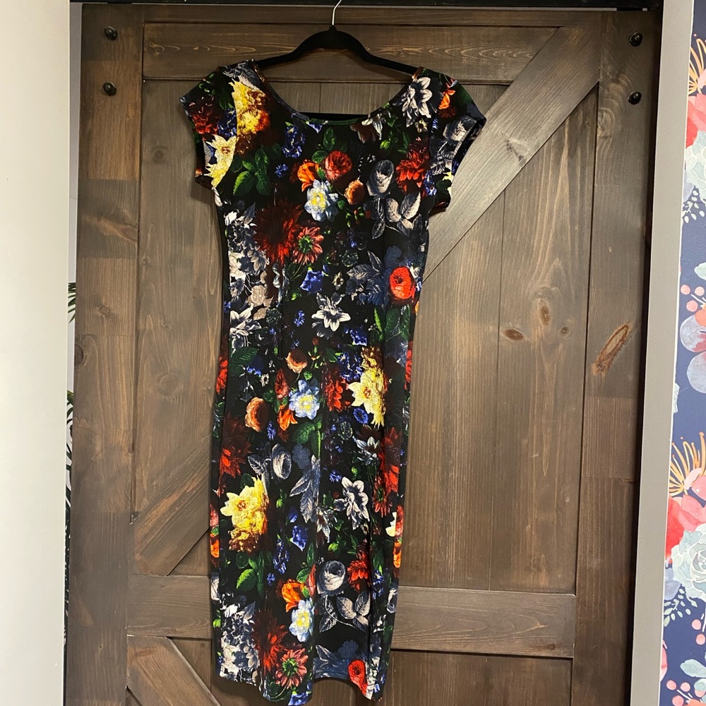 Sans Souci Yellow and Red Sheath Midi Dress Scoop Neck Cap Sleeve